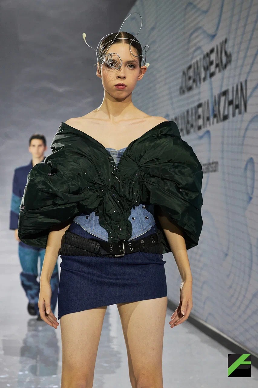 a03e370d-c2c5-4cec-9b01-08f30d678d6a